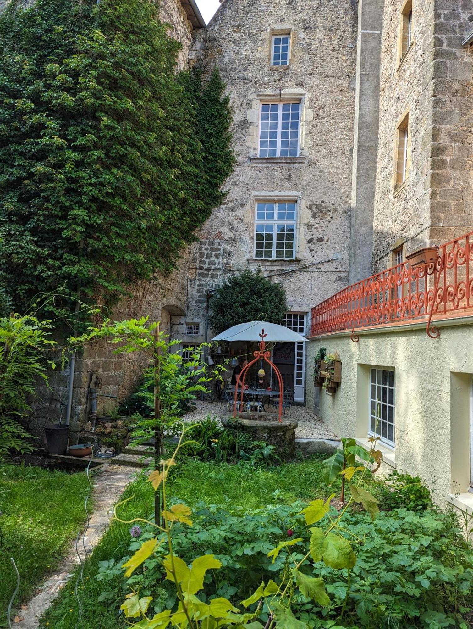 Bed and Breakfast Manoir Des Arts Конфолан Екстер'єр фото